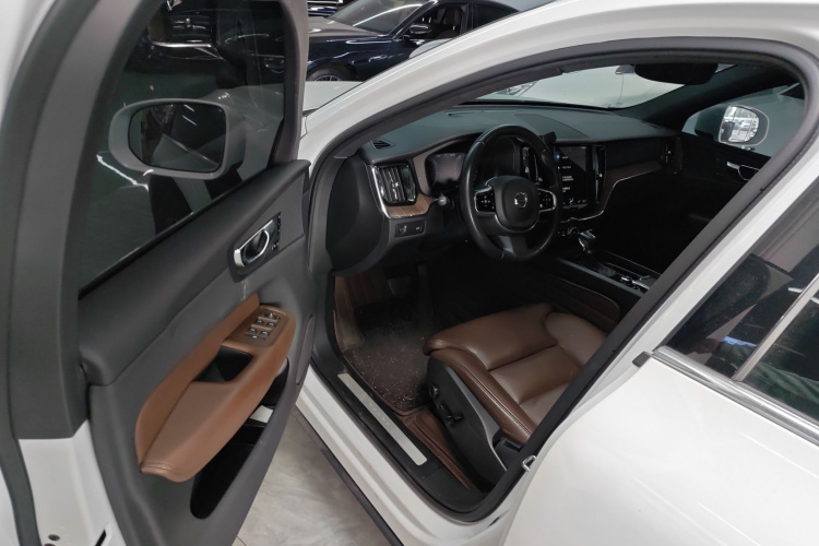 沃尔沃XC60 2021款 T5 四驱智远豪华版中控内饰20