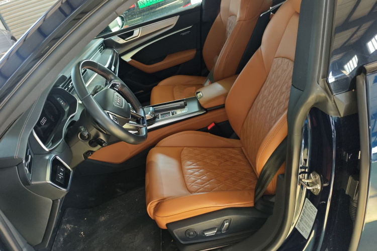 奥迪A7L 2022款 55 TFSI quattro S-line edition one先行版局部细节19