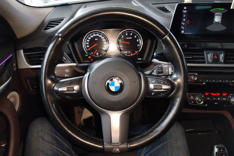 宝马X2 2021款 改款 sDrive25i M运动套装中控内饰13