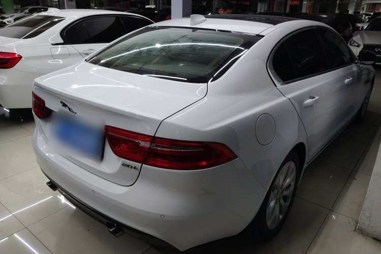 捷豹XEL 2018款 2.0T 200PS 精英版车身外观7