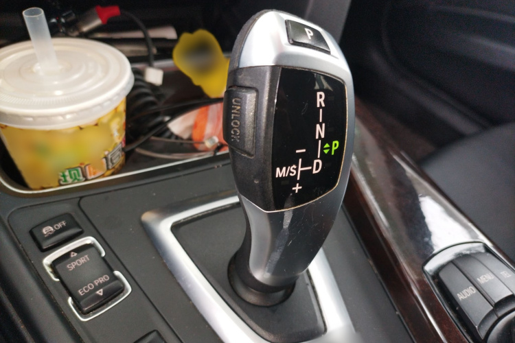 宝马3系 2013款 320Li 时尚型局部细节18