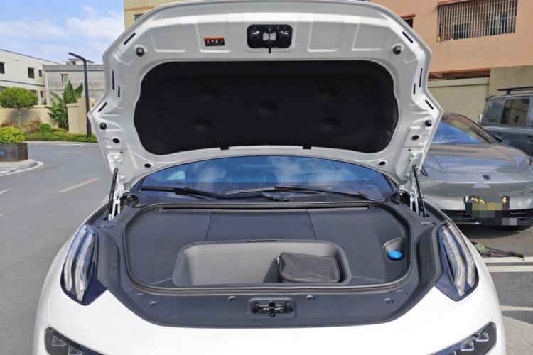 极氪001 2025款 WE版 95kWh 四驱机舱底盘24