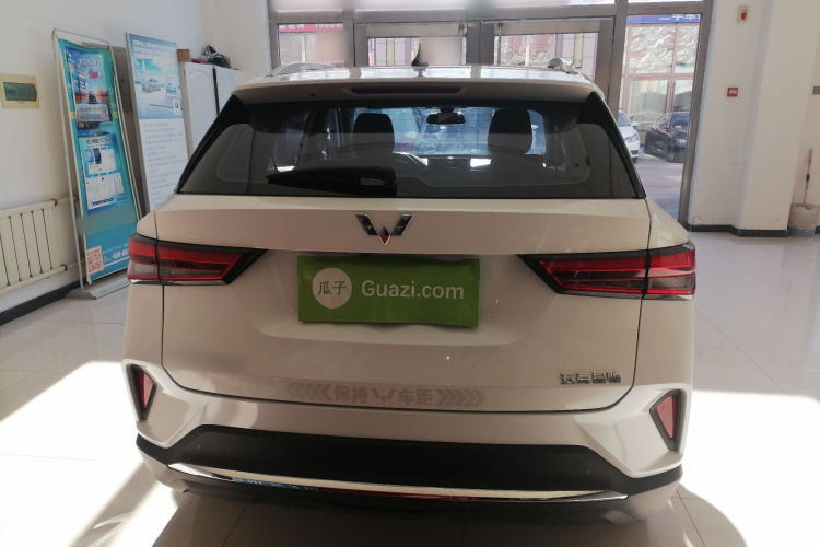 五菱汽车 五菱星驰 2022款 1.5L 手动自在型车身外观6