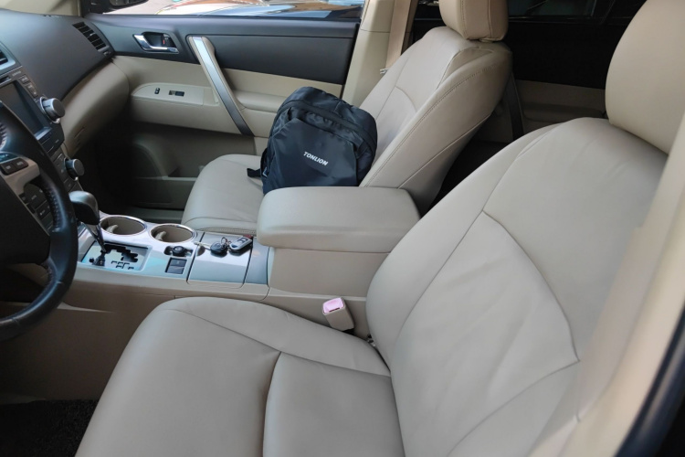 丰田 汉兰达 2012款 2.7L 两驱7座豪华版局部细节19