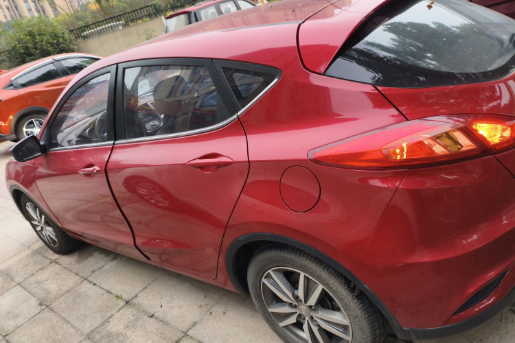 长安 逸动 2013款 1.6L 自动俊酷型 国IV车身外观6003