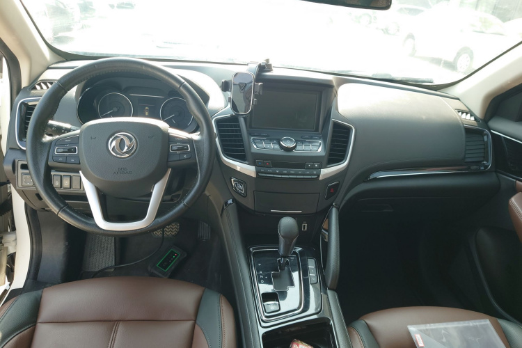 东风风神AX7 2018款 经典 1.6T 自动豪华型中控内饰12