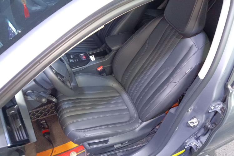 标致408 2022款 1.6T 追光版局部细节19