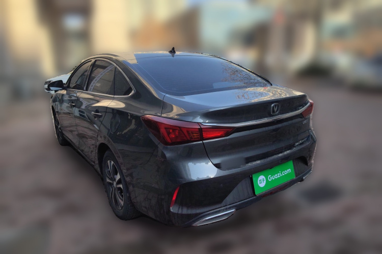 长安 逸动 2021款 PLUS 蓝鲸NE 1.4T GDI DCT尊贵型车身外观5