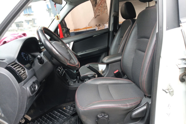 奇瑞 瑞虎3 2016款 1.6L 手动智尚版中控内饰19