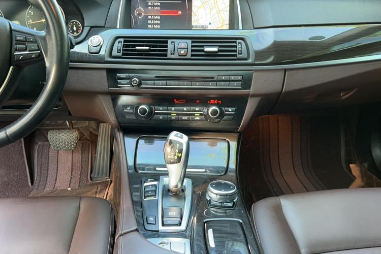 宝马5系 2014款 525Li 豪华设计套装局部细节16