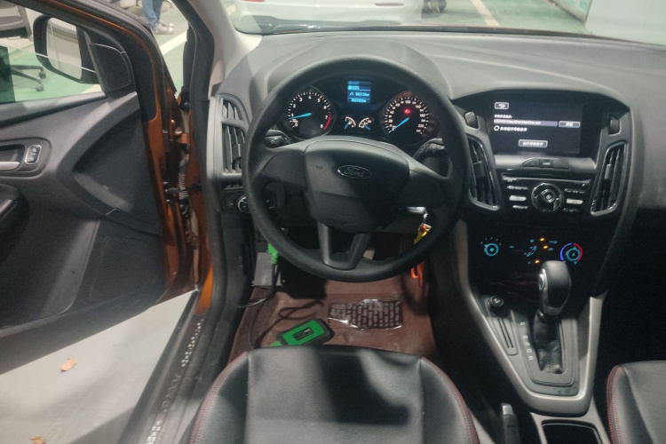 福特 福克斯 2015款 两厢 1.6L 自动舒适型局部细节13