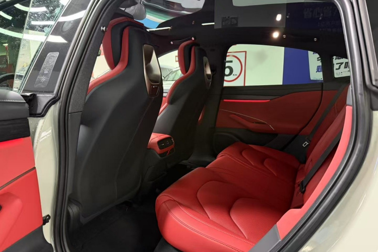 小米汽车 小米SU7 2024款 后驱超长续航高阶智驾Pro版中控内饰7003