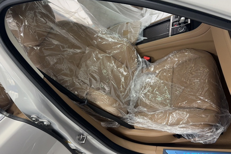 捷豹XFL 2025款 2.0T P250 两驱尊享豪华版局部细节41