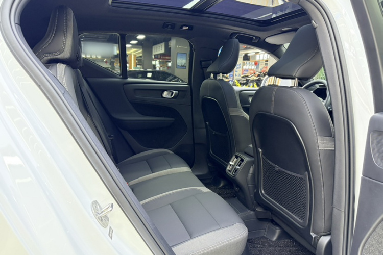 沃尔沃XC40 2024款 B3 智远豪华版局部细节9004