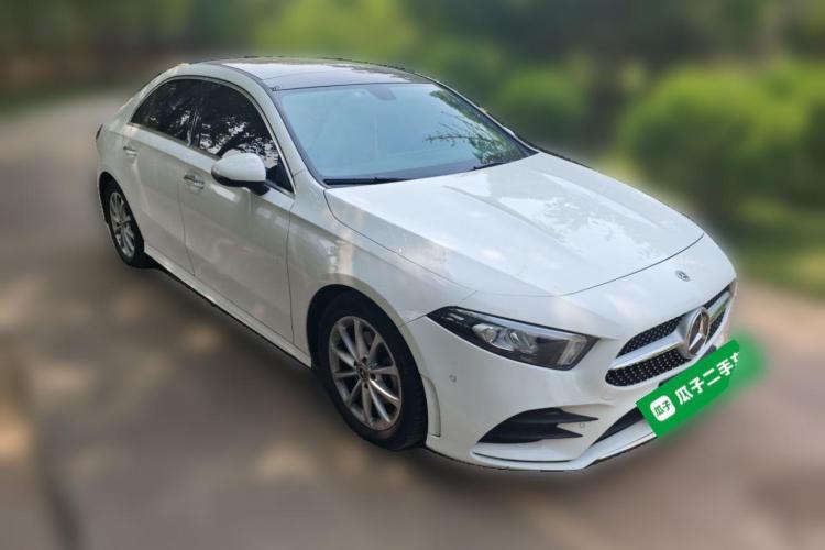 奔驰A级 2021款 A 200 L 运动轿车动感型车身外观3