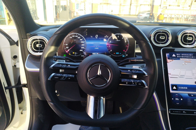 奔驰C级 2022款 C 260 L 运动版中控内饰13