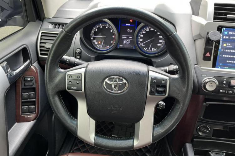 丰田 普拉多（平行进口）中控内饰7002