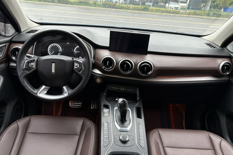 魏牌 VV6 2018款 2.0T 两驱超豪型 国V中控内饰7002