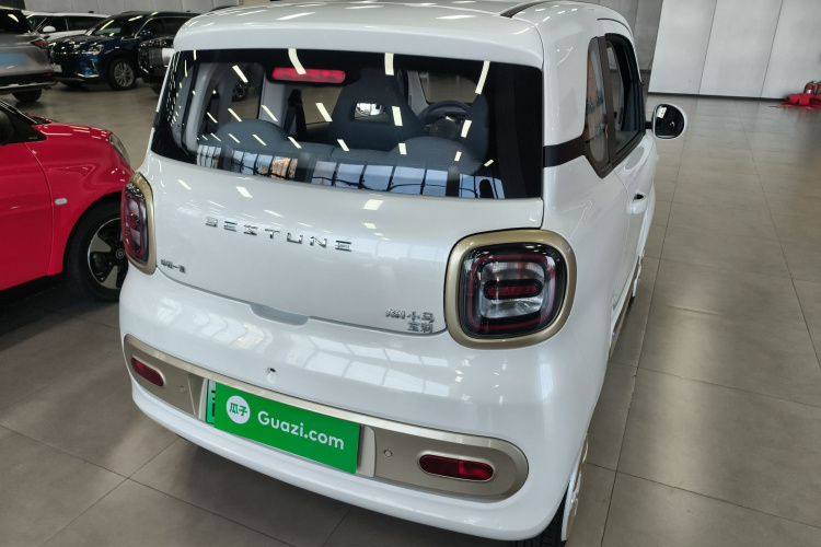 奔腾小马 2025款 222km 闪电马车身外观7