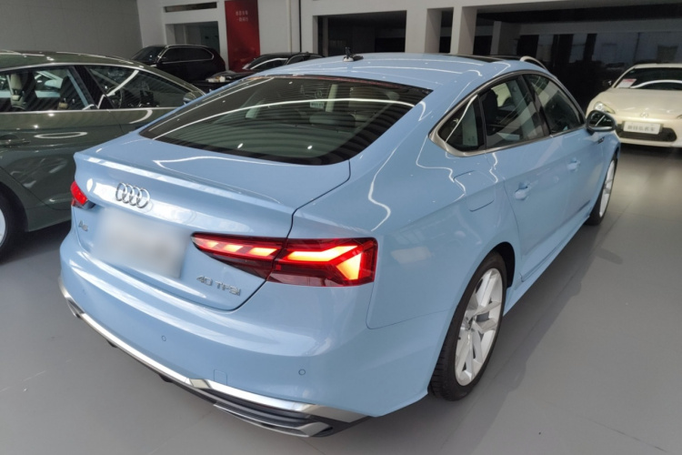 奥迪A5 2024款 Sportback 40 TFSI 时尚动感型车身外观7