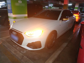 奥迪A4L 2022款 40 TFSI 豪华动感型