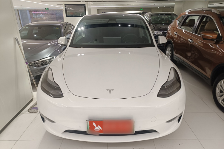 特斯拉 Model Y 2022款 改款 长续航全轮驱动版车身外观2