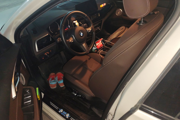 宝马1系 2023款 120i M运动曜夜版中控内饰19