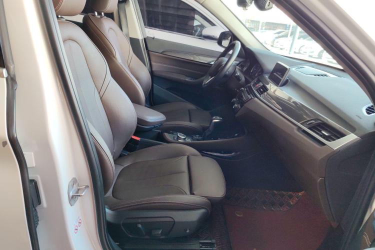 宝马X1新能源 2019款 xDrive25Le 里程升级版中控内饰41