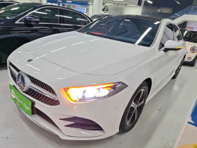 奔驰A级 2022款 改款三 A 200 L 运动轿车时尚型