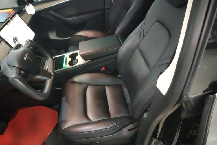 特斯拉 Model Y 2021款 标准续航后驱版中控内饰19