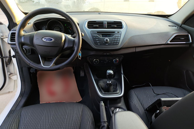 福特 福睿斯 2019款 改款 1.5L 手动质享型 国VI中控内饰12