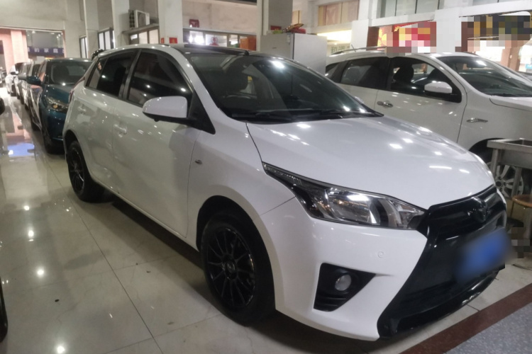 丰田 YARiS L 致炫 2015款 1.5E 自动魅动版车身外观3