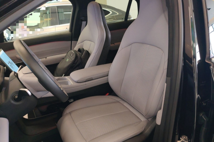 蔚来EC6 2023款 75kWh中控内饰19