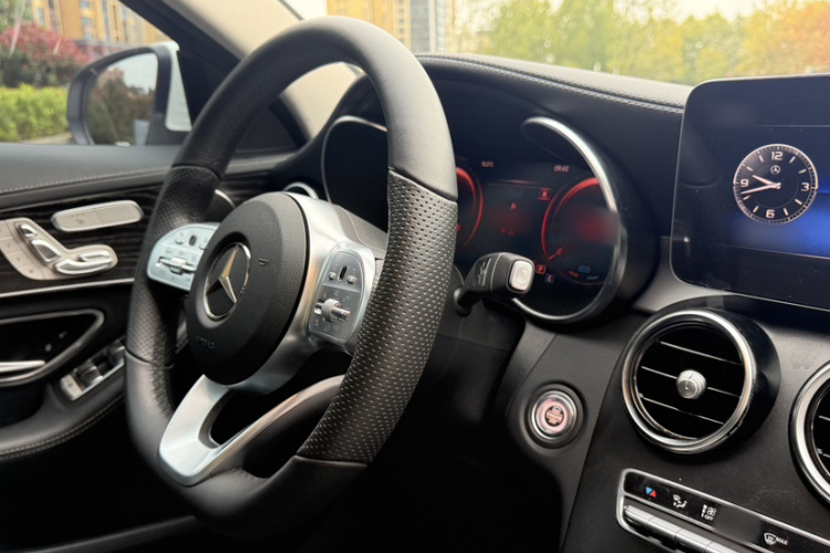 奔驰C级 2021款 C 260 L 运动版中控内饰7001