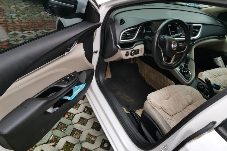 别克 英朗 2016款 15N 自动精英型中控内饰20