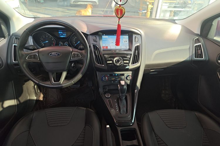 福特 福克斯 2017款 两厢 1.6L 自动风尚型智行版中控内饰12