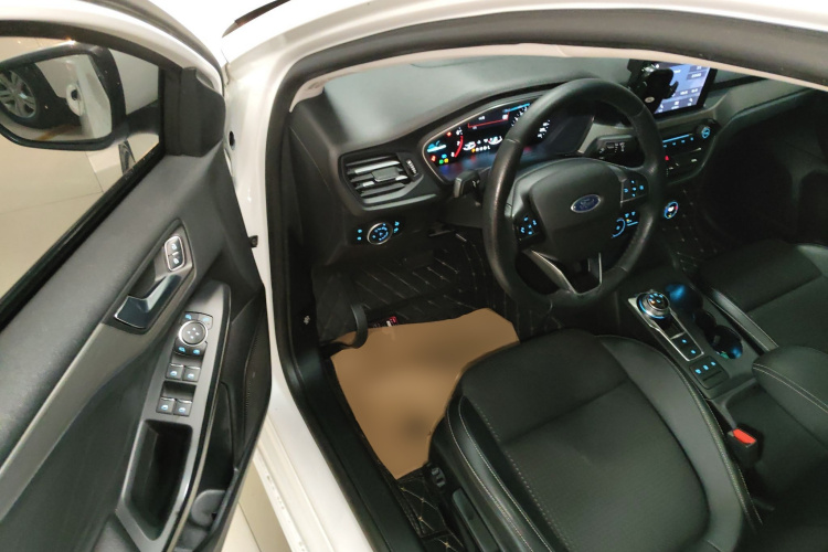 福特 福克斯 2020款 三厢 EcoBoost 180 自动锋潮型中控内饰20