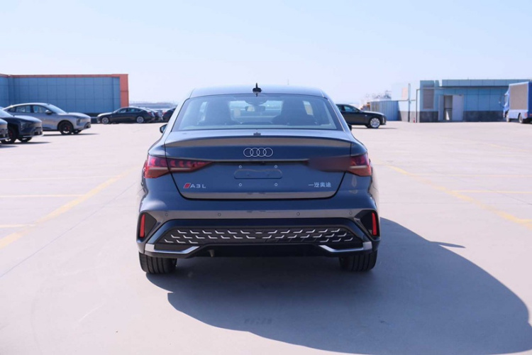 奥迪A3 2025款 A3L Limousine 35TFSI 飞驰尊享型车身外观6006