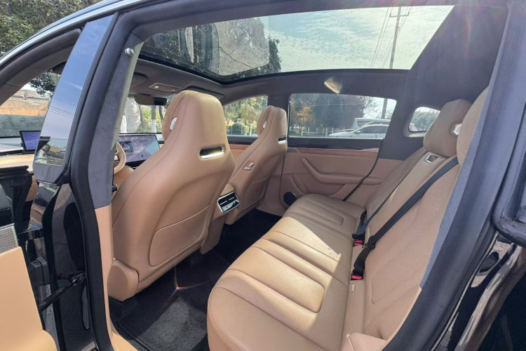 鸿蒙智行 智界R7 2024款 纯电 736km UItra中控内饰7004