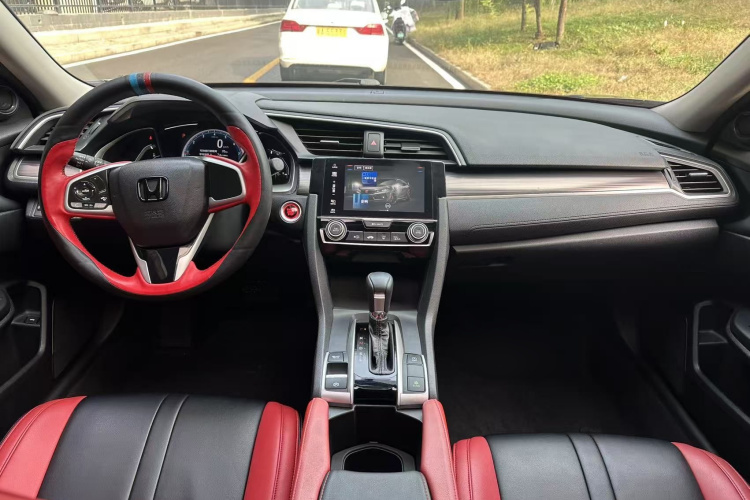 本田 思域 2019款 220TURBO CVT劲动版 国VI中控内饰7001