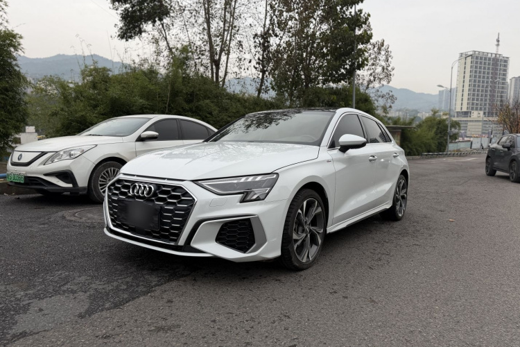 奥迪A3 2021款 Sportback 35 TFSI 豪华运动型车身外观1