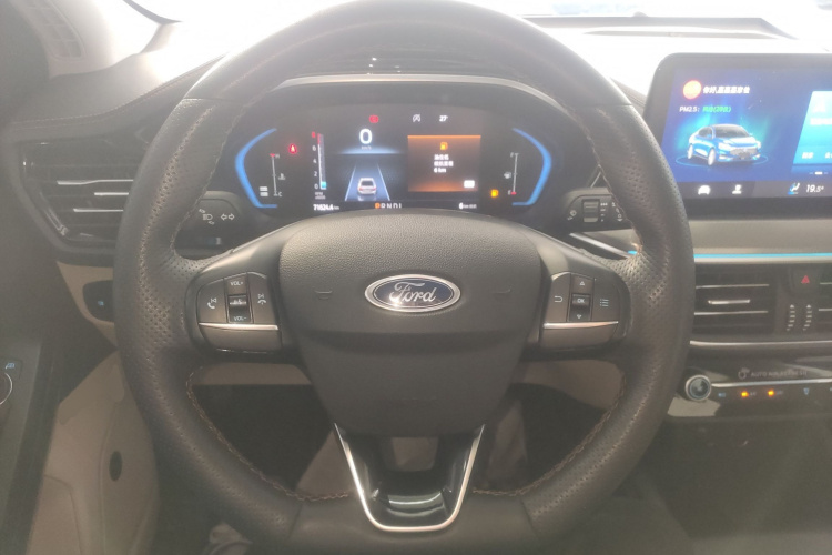 福特 福克斯 2021款 三厢 EcoBoost 180 自动锋潮型中控内饰13