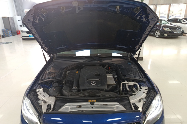 奔驰C级 2019款 C 180 L 时尚型运动版机舱底盘24