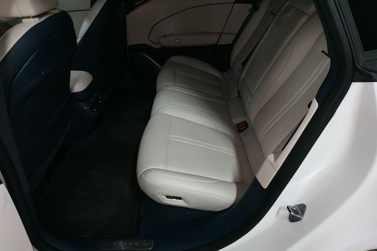 极氪007 2025款 长续航后驱智驾版 100kWh中控内饰21