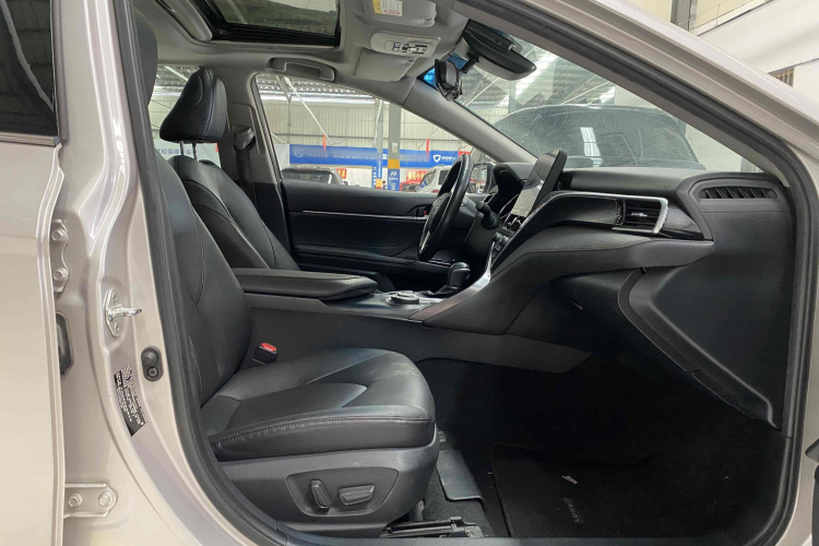 丰田 凯美瑞 2021款 2.0G 豪华版中控内饰7006