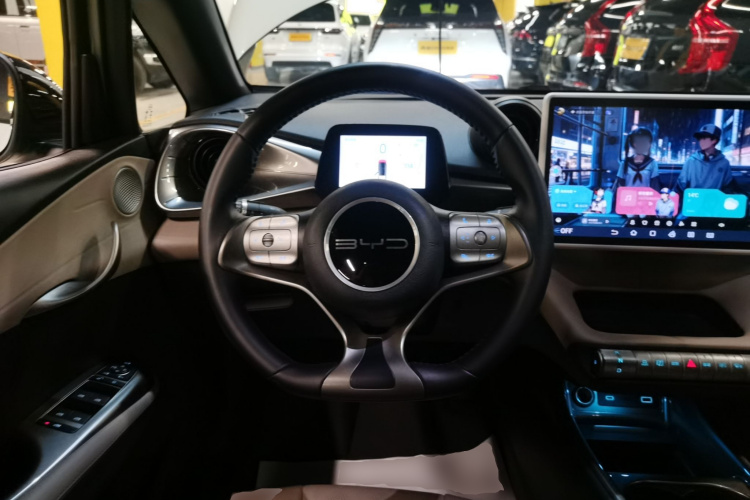 比亚迪 海豚 2024款 荣耀版 420km 时尚版中控内饰13