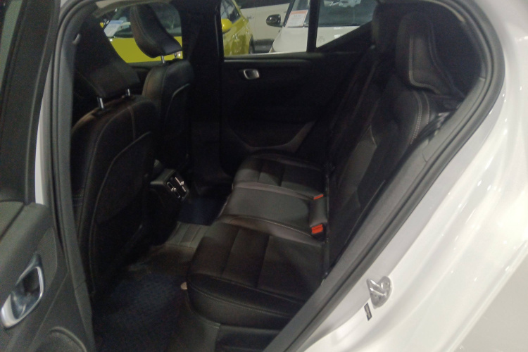 沃尔沃XC40 2023款 B4 四驱智远豪华版中控内饰21