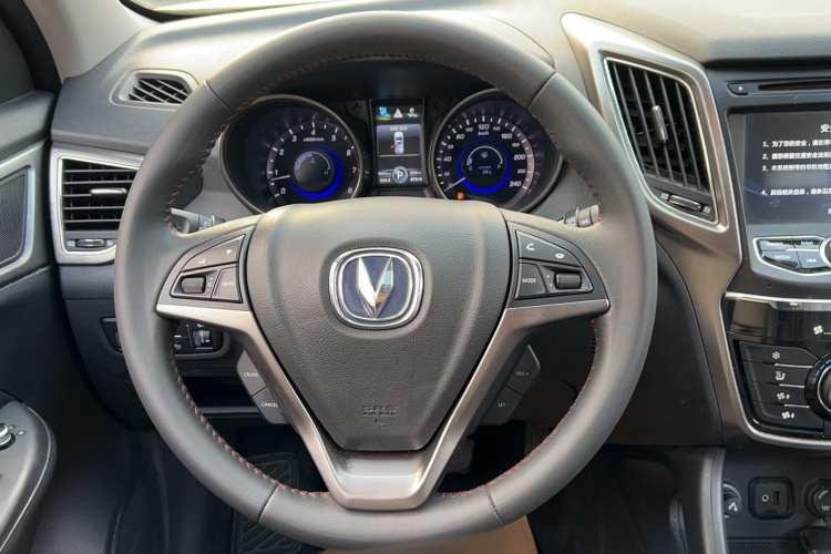 长安CS75 2016款 1.8T 自动精英型 国V局部细节13