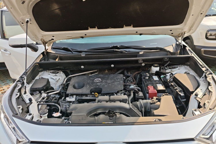 丰田 RAV4荣放 2021款 2.0L CVT四驱尊贵版机舱底盘24