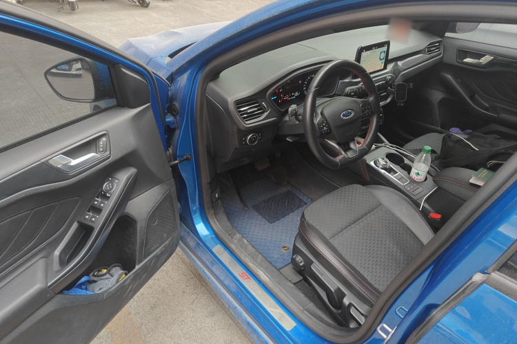福特 福克斯 2019款 两厢 EcoBoost 180 自动ST Line中控内饰20